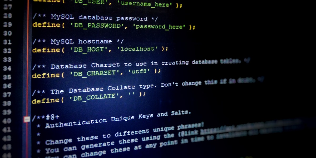 Tela com código representando desenvolvimento de site